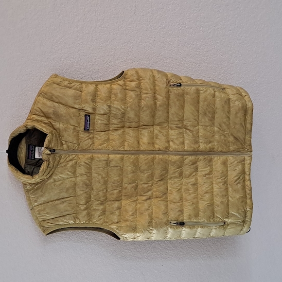 Patagonia Other - Patagonia down sweater puffer best green men's large